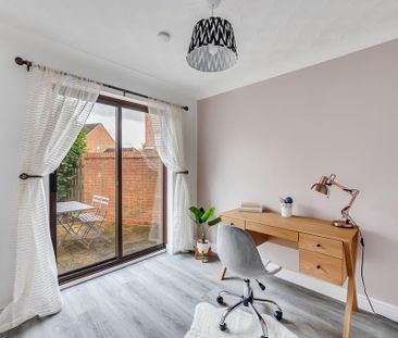 4 bedroom detached house to rent - Photo 4