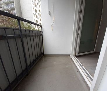 Wohnen und Leben am Großen Garten in einer 2 Raumwohnung mit Balkon - Foto 5