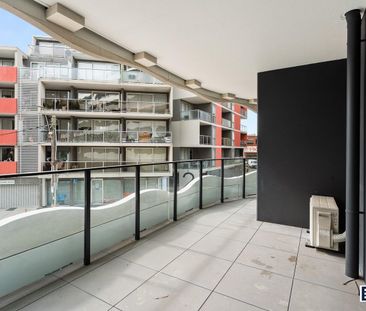 Bayside Living at Its Best in Hampton Quarter - Photo 3