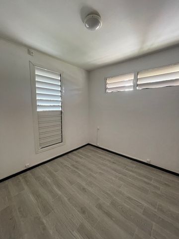 Location Appartement 2 pièces 53m² LE MOULE 97160 - Photo 2