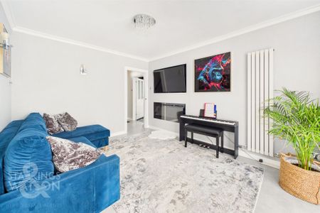 Oak Crescent, Eye - Photo 3