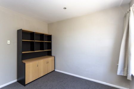 Lovely 3-bedroom family home. - Photo 3