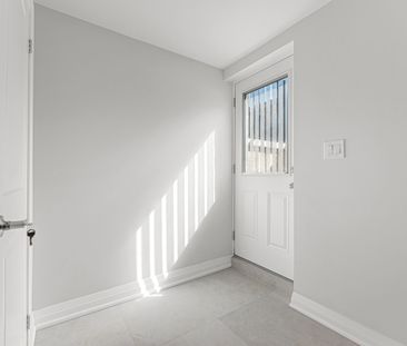For Lease - 80 weslock Crescent, Aurora, Ontario - Photo 1