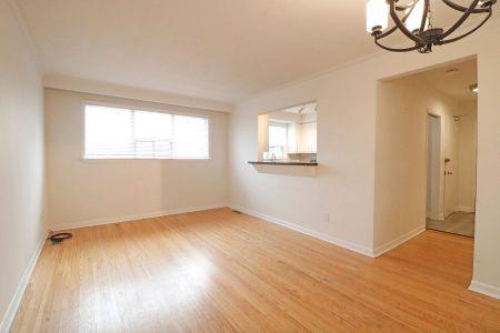 For Lease - 866 Davenport Road Unit# Main, Toronto, Ontario - Photo 2