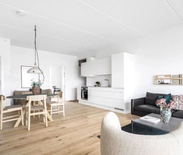 Moderne 3-værelses lejlighed med udsigt over fjorden - Photo 2