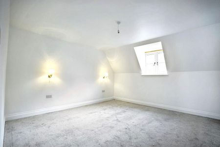 3 bedroom semi-detached house to rent - Photo 5