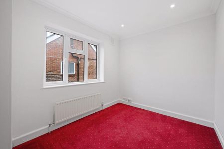 4 bedroom detached house to rent - Photo 3