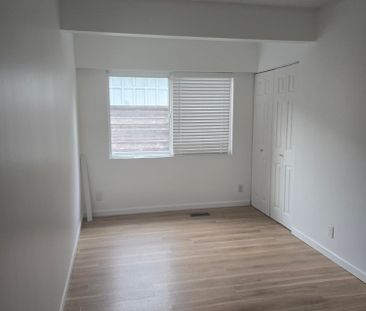 Beautiful 1200 SQ FT Home Steps Away From Crescent Beach - Photo 2