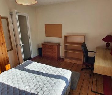 3 bedroom end of terrace house to rent - Photo 1