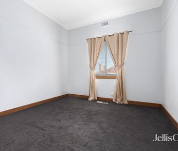 When location counts, central and quiet! - Photo 2