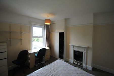 Student house on Ensbury Park Road - Photo 4