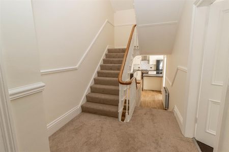 3 Bedroom Maisonette - Photo 5