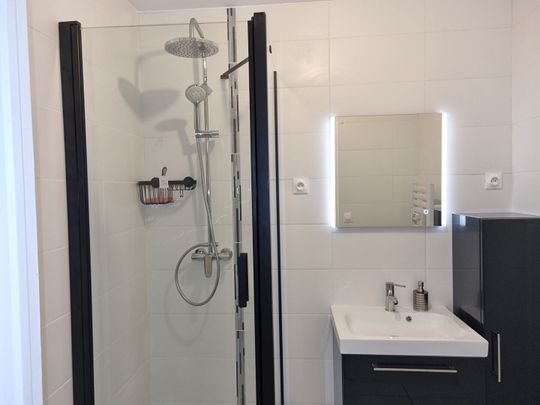 Appartement de Type 2 Meublé 50m² Climatisé avec Véranda FLASSANS SUR ISSOLE, - Photo 1