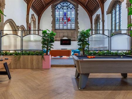 1 bedroom in a flat share to rent - Photo 4