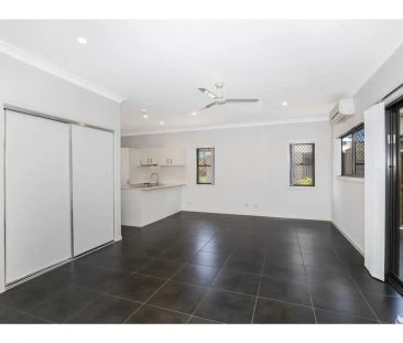 “3 BEDROOM 3 STORY TOWNHOUSE WITH DOUBLE GARAGE” - Photo 1