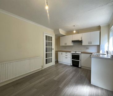 2 bedroom semi-detached house to rent - Photo 3