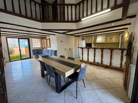 Location Maison 4 pièces 85m² - Photo 2