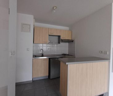 location Appartement T2 DE 43.09m² À BRUGUIERES - Photo 5