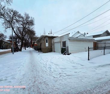 UPPER 10668 96 Street - Photo 2