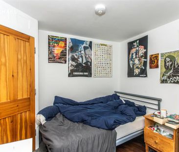 4 bedroom terraced house to rent - Photo 5