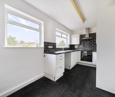 2 bedroom semi-detached house to rent - Photo 2