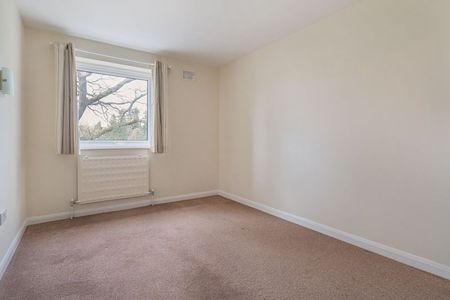 Cedar Court, Haslemere - 2 bedrooms Property for lettings - Seymours - Photo 5