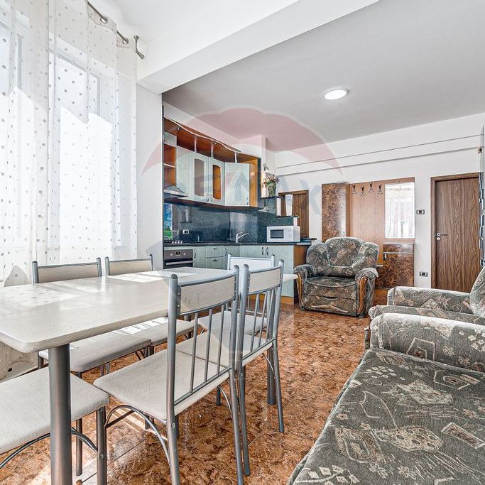 Apartament cu 3 camere de închiriat în zona Boul Rosu - Fotografie 1