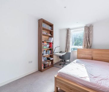 3 bedroom flat to rent - Photo 5