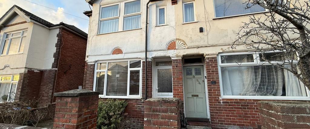 5 bedroom semi-detached house to rent - Photo 1
