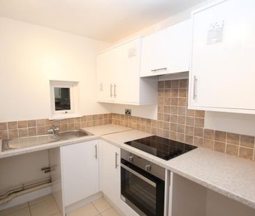 Hurlford, Woking, Surrey, GU21 - Photo 4