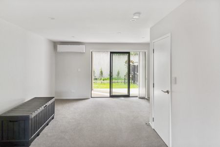 MANGERE BRIDGE, 3 BEDROOMS - Photo 3