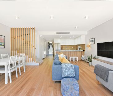 Boutique Family Sized Townhome With A Rooftop Retreat, Walk To Park... - Photo 3