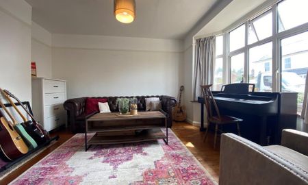 3 bedroom detached house to rent - Photo 2