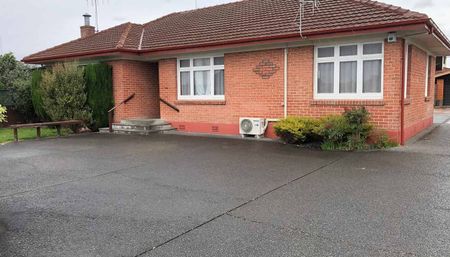 Charming family home - Photo 3