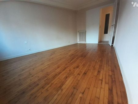 Pour visiter, appeler le 02.23.55.91.17 Situé en centre ville, ce grand appartement de type 2 ... - Photo 3