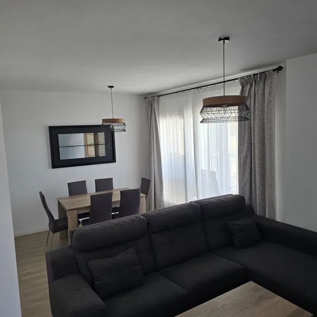 Alquiler de piso en Calle Antares, 21 - Photo 1