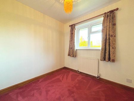 3 bedroom detached bungalow to rent - Photo 3