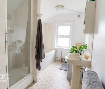 2 bedroom end of terrace house to rent - Photo 6