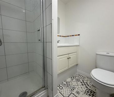 3 bedroom end of terrace house to rent - Photo 5