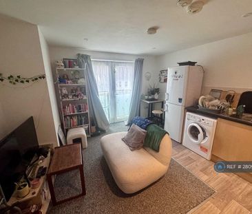 1 bedroom flat to rent - Photo 4