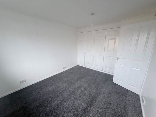 MollingtonCrescent, Shirley, SOLIHULL - Photo 1