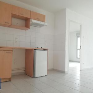 Location Appartement 2 pièces 42m² LYON 8ème - Photo 2