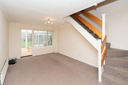 3 bedroom terraced house to rent - Photo 2