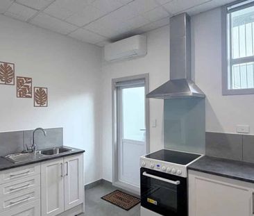 Centrally located, brand new, semi-furnished - AVAILABLE NOW - Photo 3