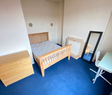 7 Bed Student Accommodation - Photo 2