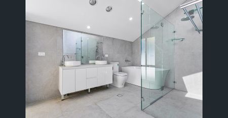 Fully Renovated Four-Bedroom Townhouse - Photo 4