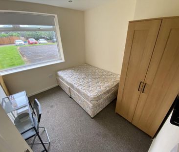 1 bedroom in a house share to rent - Photo 5