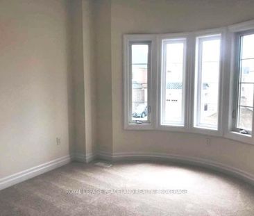 For Lease - 19 Botelho Circle, Aurora, Ontario - Photo 2