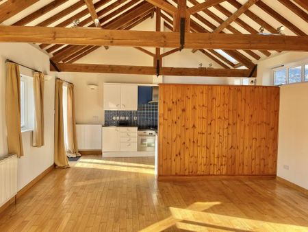 2 bedroom barn conversion to rent - Photo 2
