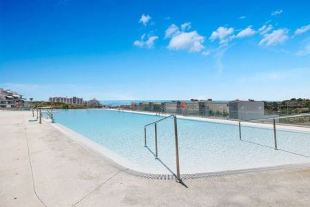 Alquiler de chalet pareado en Calle Isabel de Oyarzábal - Photo 2